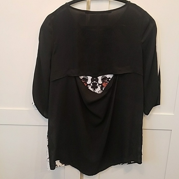 4for$25 Kensie Floral Open Back Blouse - Picture 2 of 6